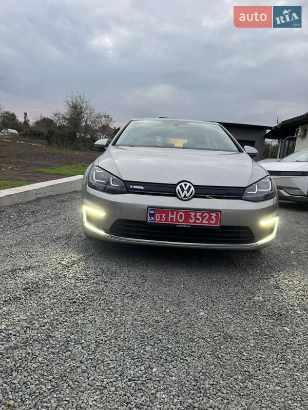 Хетчбек Volkswagen e-Golf 2014 в Рівному