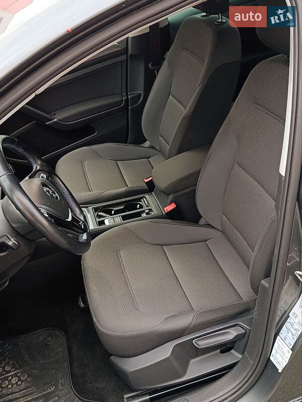 Хетчбек Volkswagen e-Golf 2018 в Рівному