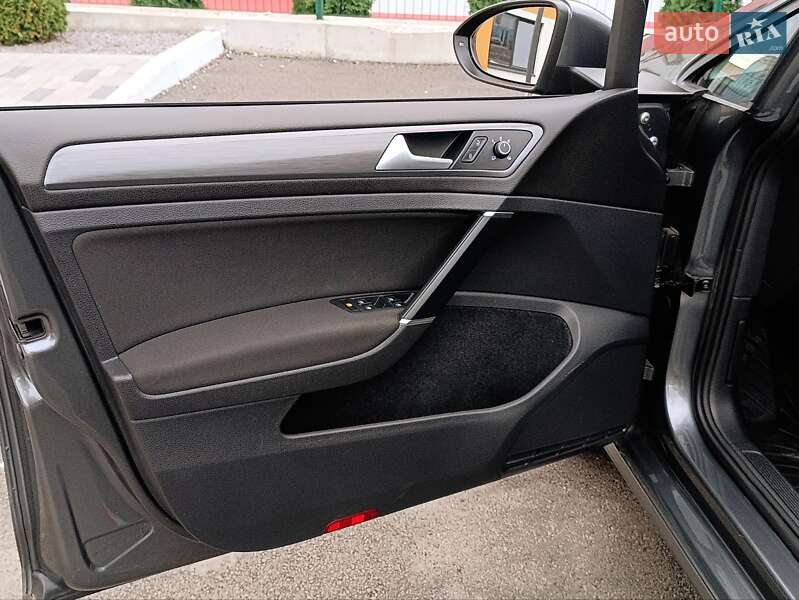 Хетчбек Volkswagen e-Golf 2018 в Рівному