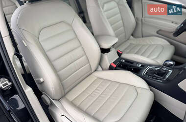 Хэтчбек Volkswagen e-Golf 2015 в 