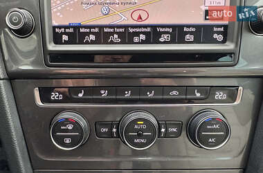 Хэтчбек Volkswagen e-Golf 2015 в 