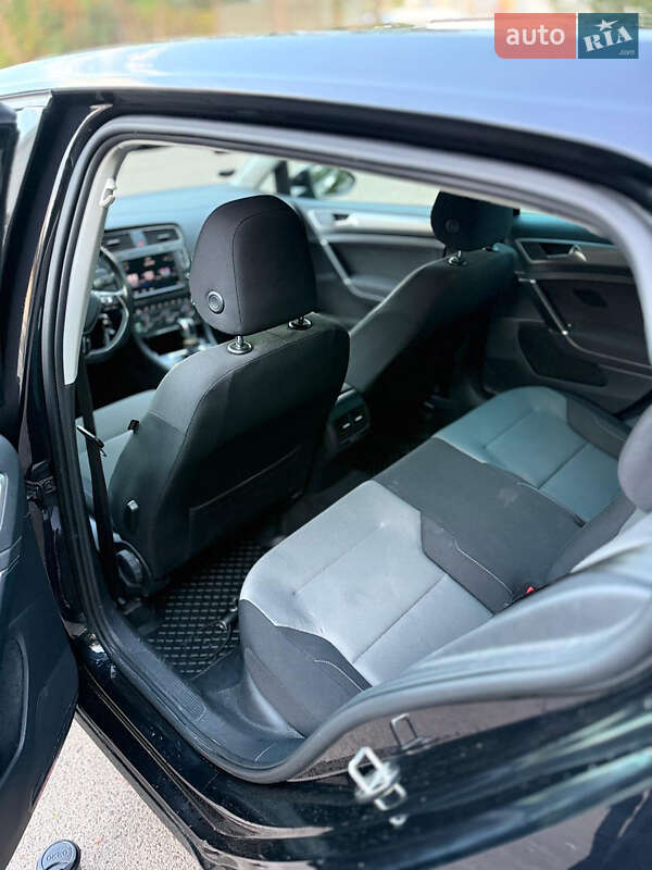 Хетчбек Volkswagen e-Golf 2016 в Львові