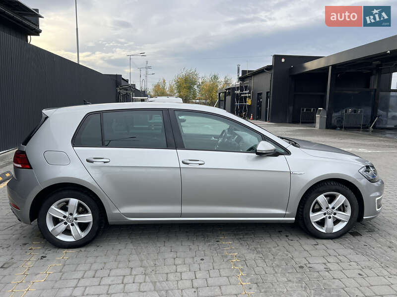 Хетчбек Volkswagen e-Golf 2019 в Винниках