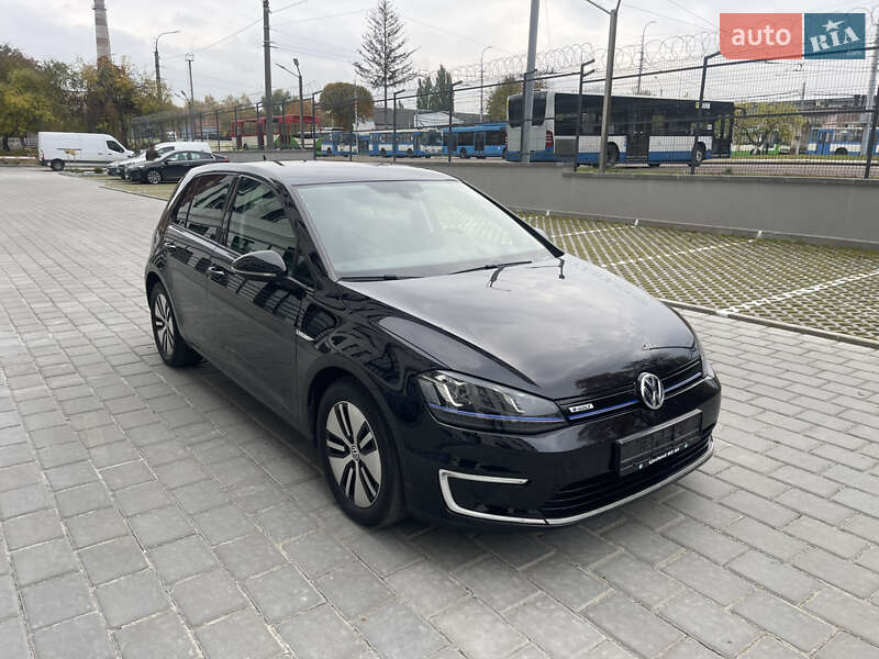 Хэтчбек Volkswagen e-Golf 2016 в Ровно