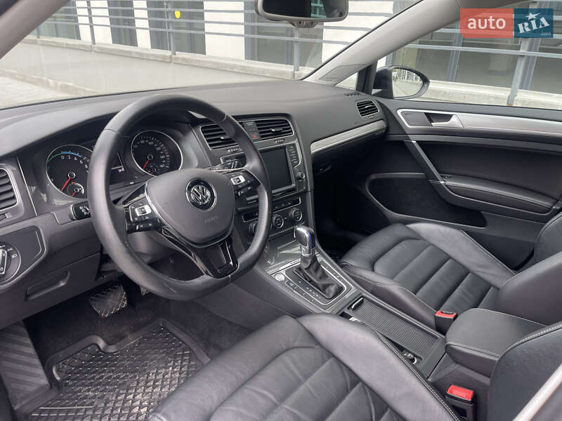 Хэтчбек Volkswagen e-Golf 2016 в Ровно