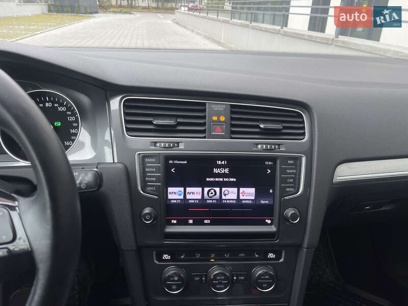 Хэтчбек Volkswagen e-Golf 2016 в Ровно