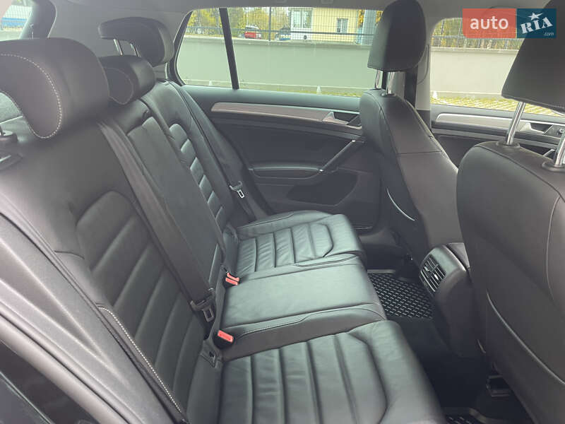 Хэтчбек Volkswagen e-Golf 2016 в Ровно