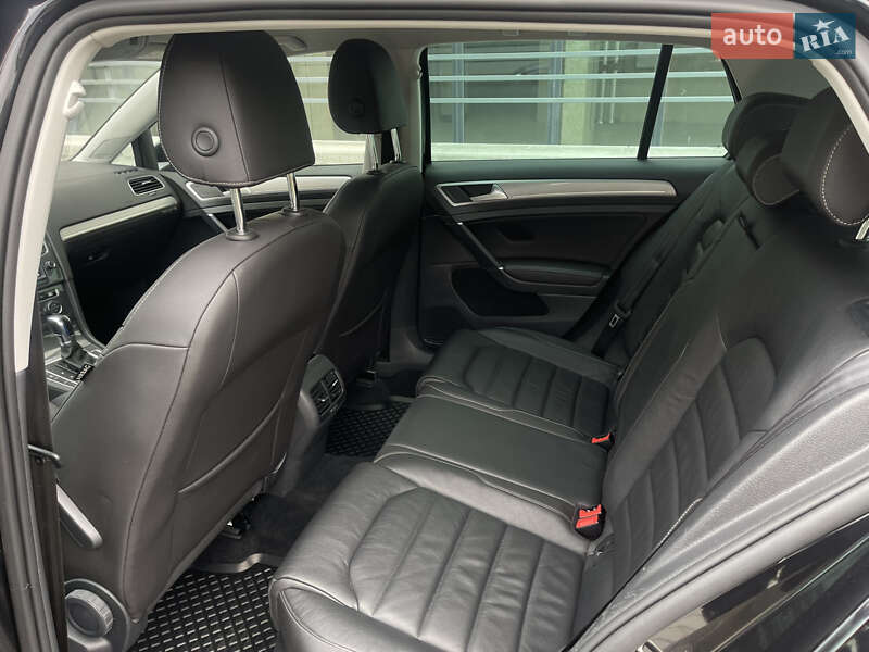 Хэтчбек Volkswagen e-Golf 2016 в Ровно