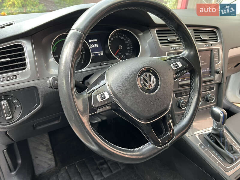 Хэтчбек Volkswagen e-Golf 2014 в Полтаве фото 10 Хэтчбек Volkswagen e-Golf 2014 в Полтаве