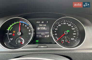 Хэтчбек Volkswagen e-Golf 2014 в 