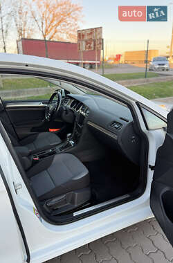 Хэтчбек Volkswagen e-Golf 2014 в 