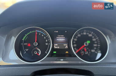 Хэтчбек Volkswagen e-Golf 2014 в 