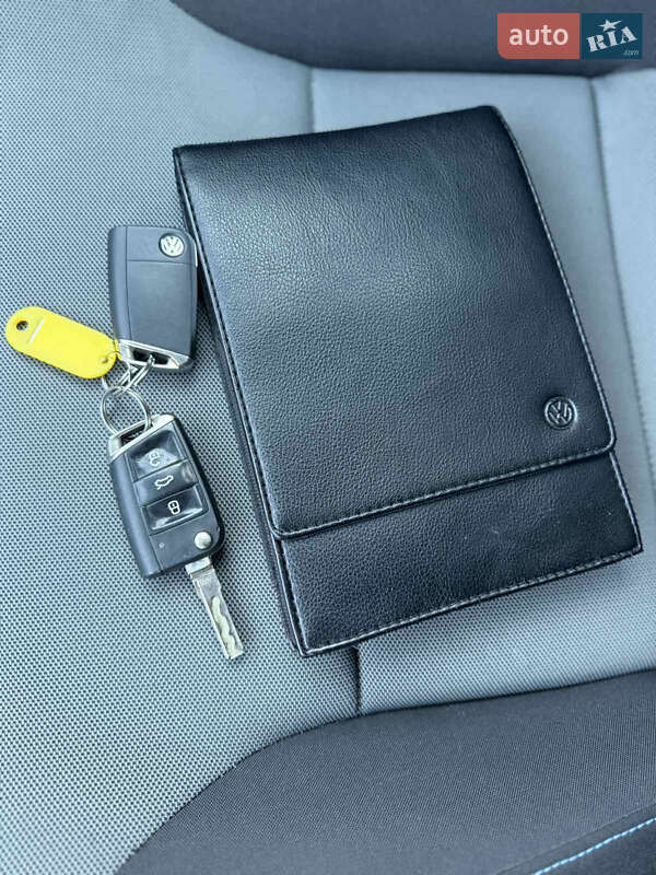 Хетчбек Volkswagen e-Golf 2014 в Радехові