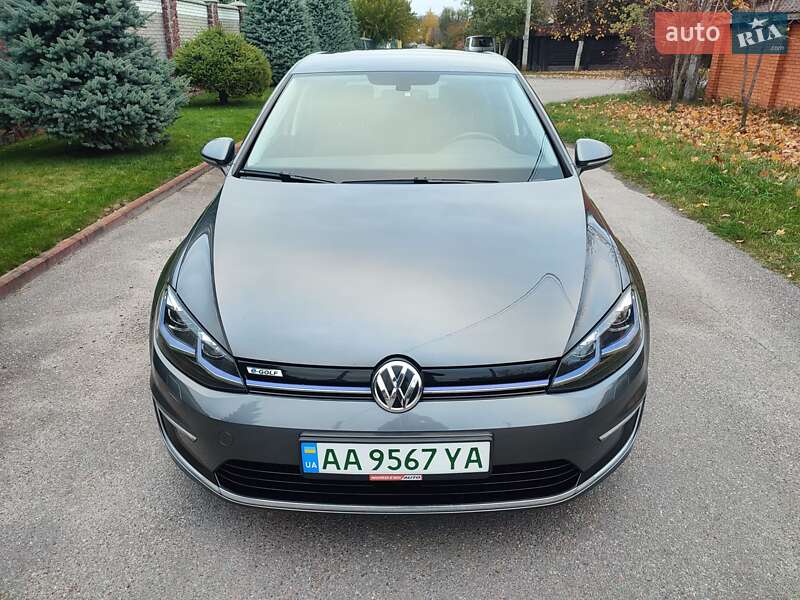 Хэтчбек Volkswagen e-Golf 2018 в Киеве