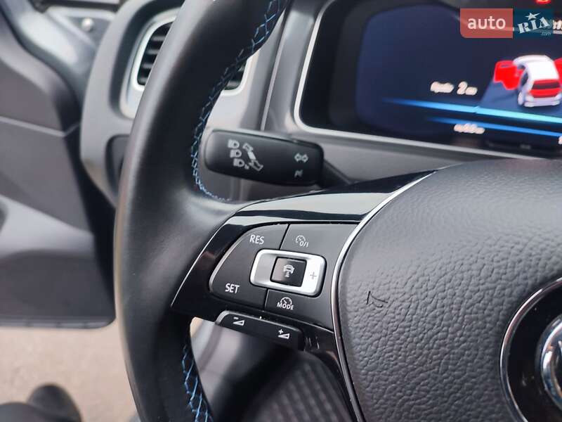 Хэтчбек Volkswagen e-Golf 2018 в Киеве