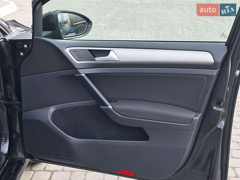 Хэтчбек Volkswagen e-Golf 2016 в Ровно