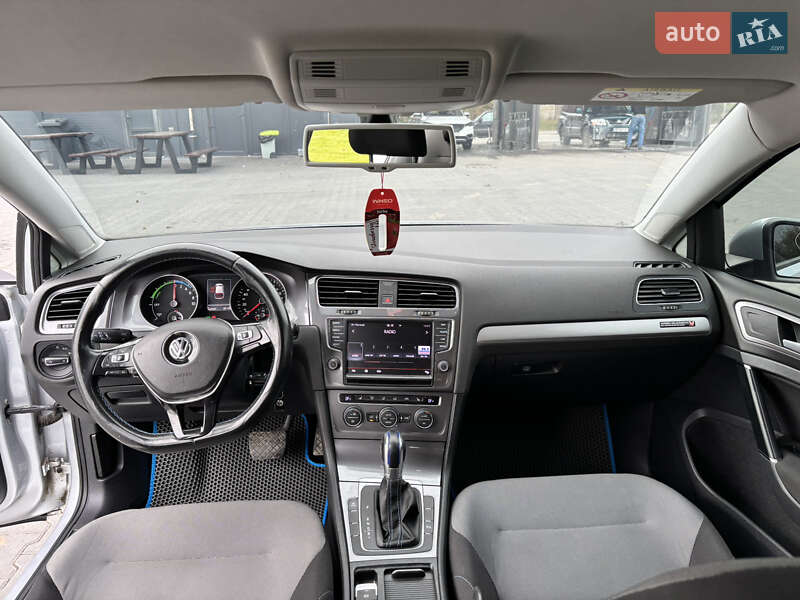 Хэтчбек Volkswagen e-Golf 2014 в Золочеве фото 60 Хэтчбек Volkswagen e-Golf 2014 в Золочеве