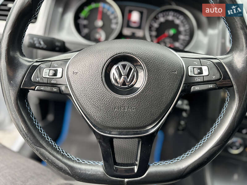 Хэтчбек Volkswagen e-Golf 2014 в Золочеве фото 70 Хэтчбек Volkswagen e-Golf 2014 в Золочеве