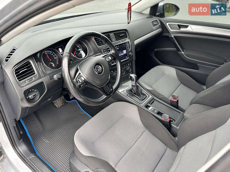 Хэтчбек Volkswagen e-Golf 2014 в Золочеве фото 84 Хэтчбек Volkswagen e-Golf 2014 в Золочеве