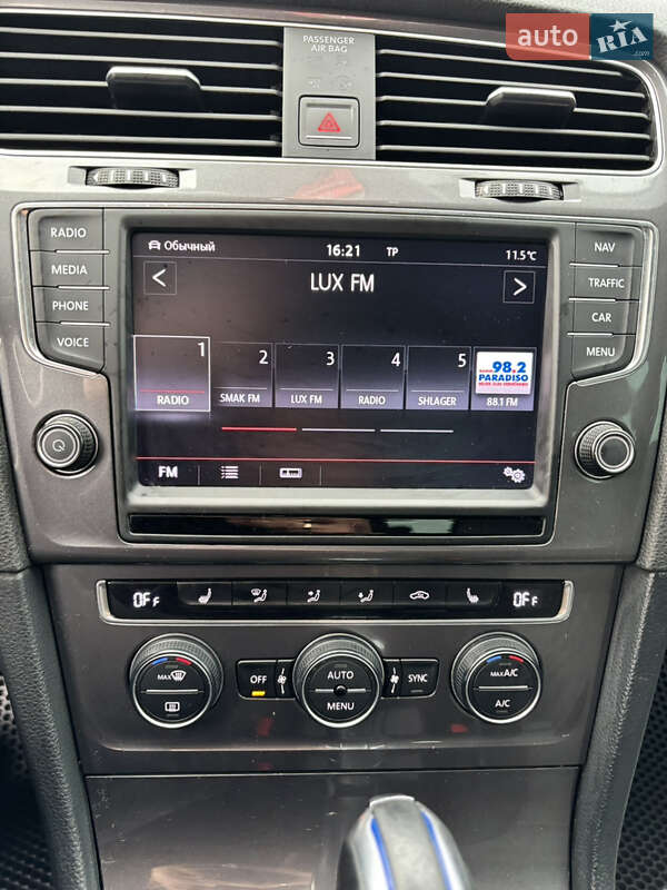 Хэтчбек Volkswagen e-Golf 2014 в Золочеве фото 95 Хэтчбек Volkswagen e-Golf 2014 в Золочеве