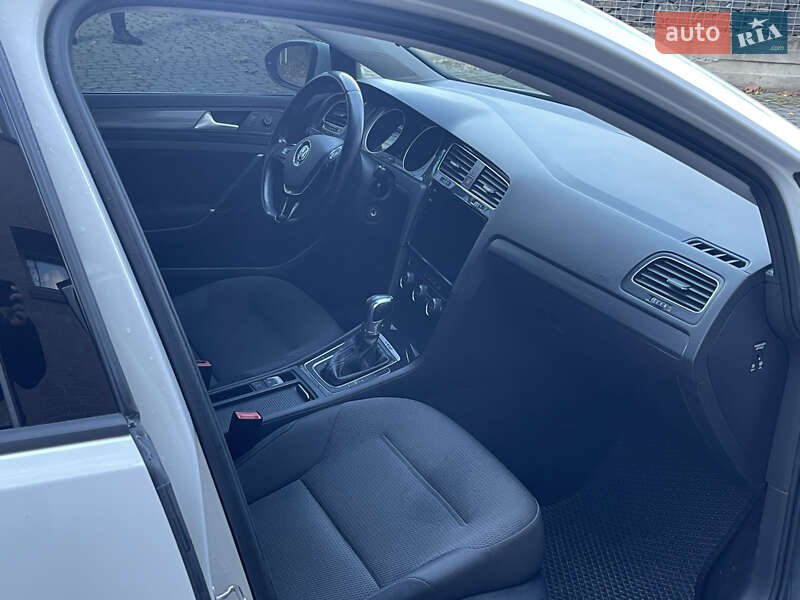 Хэтчбек Volkswagen e-Golf 2019 в Львове