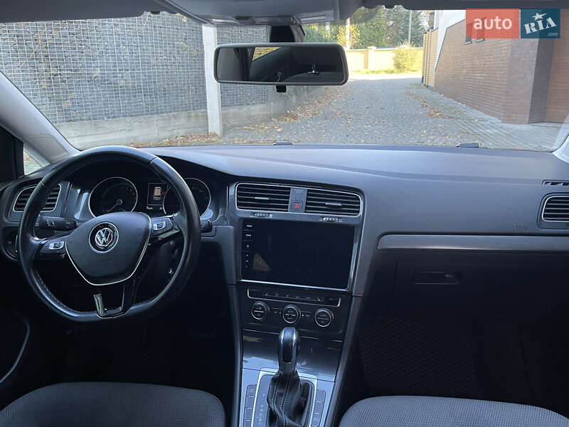 Хэтчбек Volkswagen e-Golf 2019 в Львове
