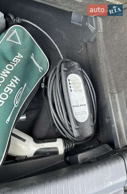 Хэтчбек Volkswagen e-Golf 2016 в 