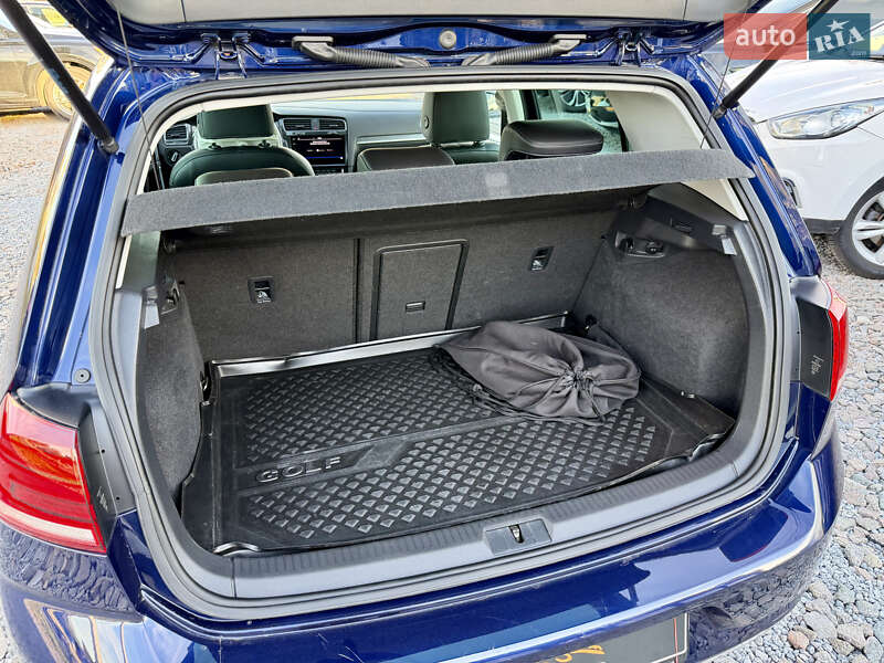 Хэтчбек Volkswagen e-Golf 2017 в Львове фото 18 Хэтчбек Volkswagen e-Golf 2017 в Львове