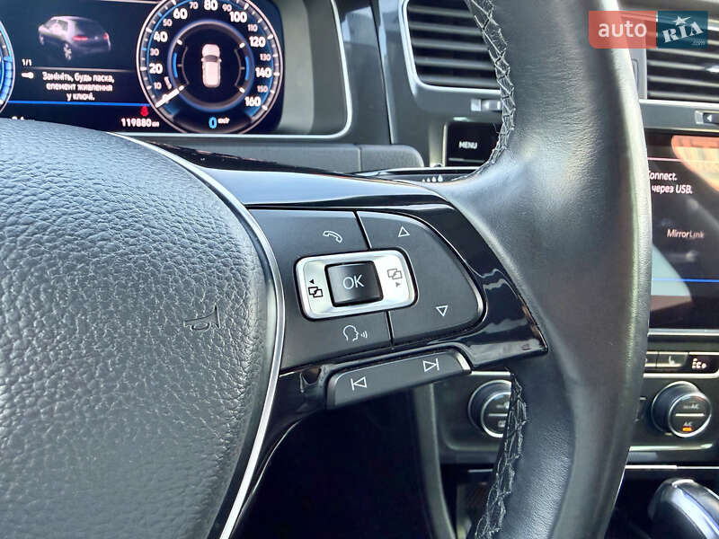 Хэтчбек Volkswagen e-Golf 2017 в Львове фото 22 Хэтчбек Volkswagen e-Golf 2017 в Львове