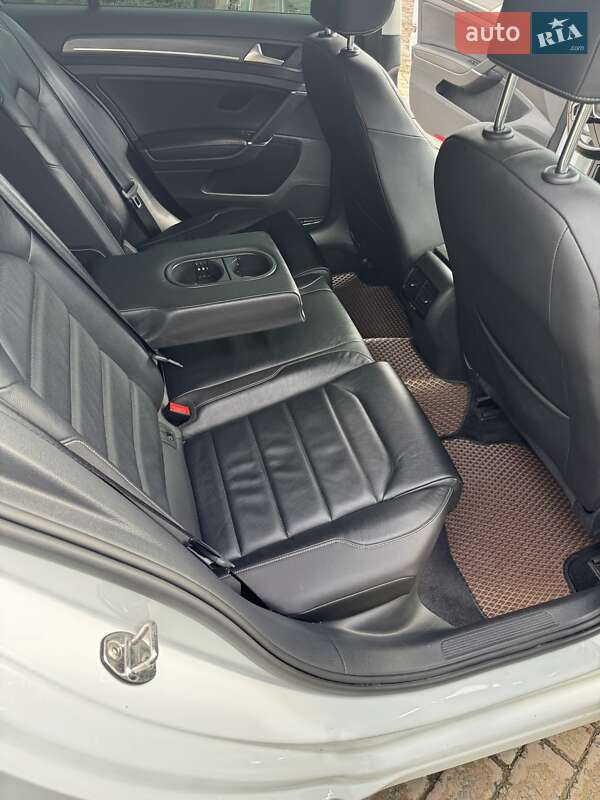 Хэтчбек Volkswagen e-Golf 2019 в Львове