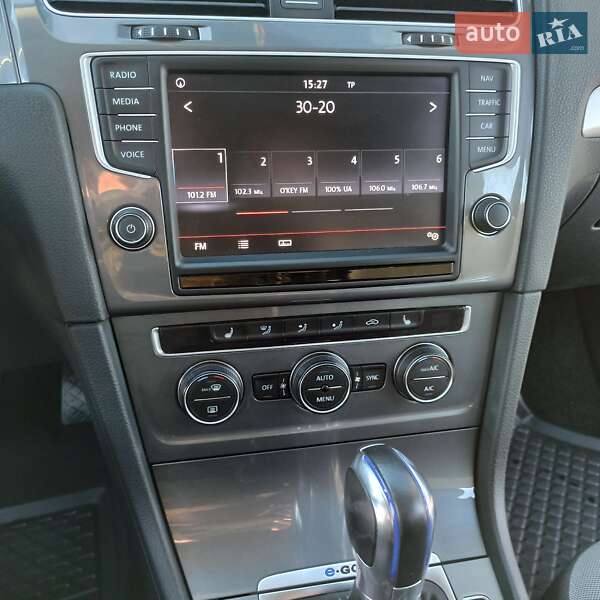 Хетчбек Volkswagen e-Golf 2015 в Старокостянтинові фото 74 Хетчбек Volkswagen e-Golf 2015 в Старокостянтинові