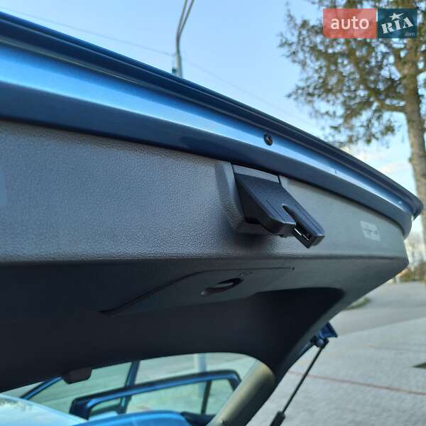 Хетчбек Volkswagen e-Golf 2015 в Старокостянтинові фото 92 Хетчбек Volkswagen e-Golf 2015 в Старокостянтинові