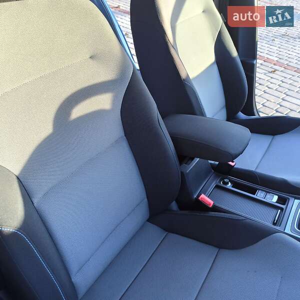 Хетчбек Volkswagen e-Golf 2015 в Старокостянтинові фото 108 Хетчбек Volkswagen e-Golf 2015 в Старокостянтинові