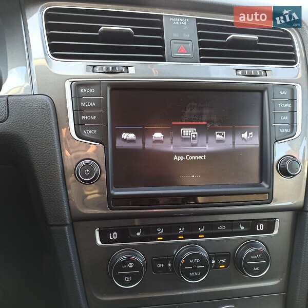 Хетчбек Volkswagen e-Golf 2015 в Старокостянтинові фото 125 Хетчбек Volkswagen e-Golf 2015 в Старокостянтинові