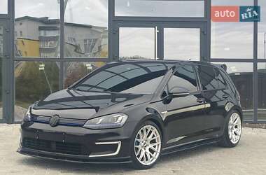Хэтчбек Volkswagen e-Golf 2015 в Тернополе Хэтчбек Volkswagen e-Golf 2015 в Тернополе
