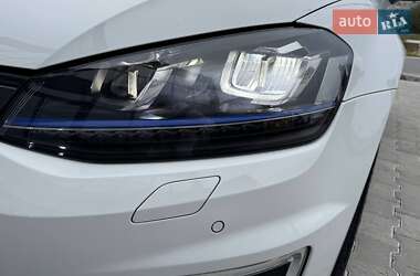 Хэтчбек Volkswagen e-Golf 2017 в 