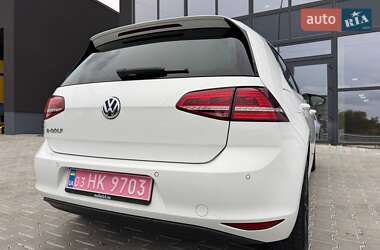 Хэтчбек Volkswagen e-Golf 2017 в 