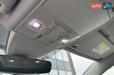 Хэтчбек Volkswagen e-Golf 2017 в 