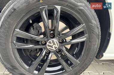 Хэтчбек Volkswagen e-Golf 2017 в 