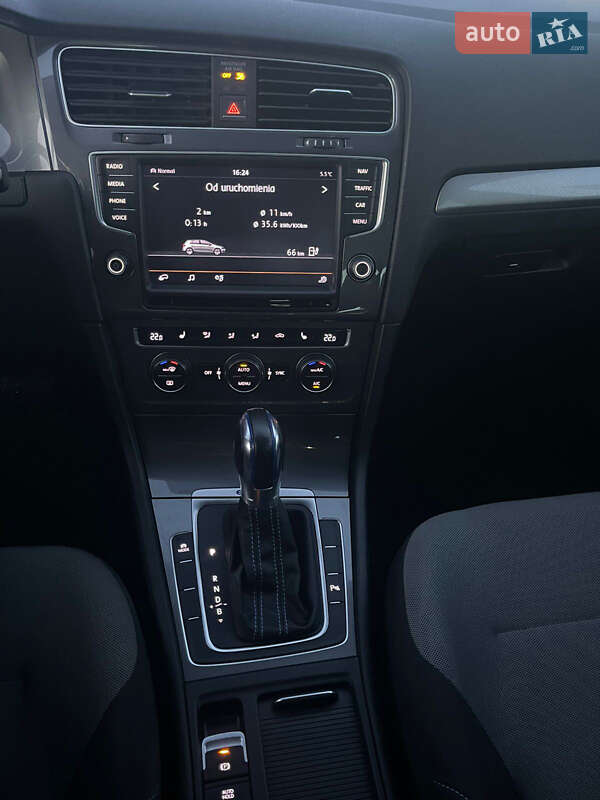 Хэтчбек Volkswagen e-Golf 2015 в Львове