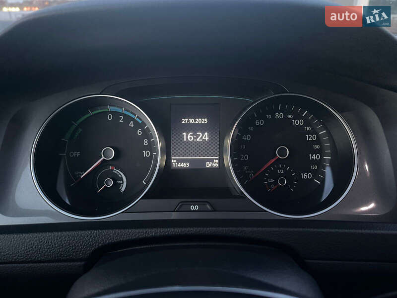 Хэтчбек Volkswagen e-Golf 2015 в Львове