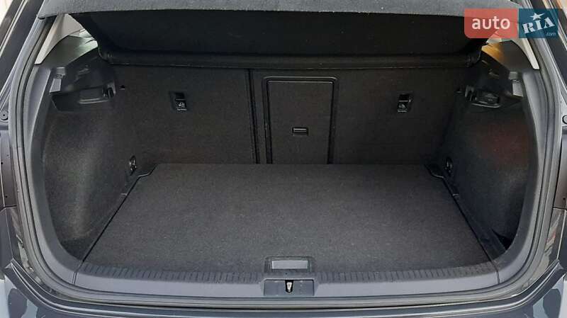 Хетчбек Volkswagen e-Golf 2020 в Львові фото 23 Хетчбек Volkswagen e-Golf 2020 в Львові