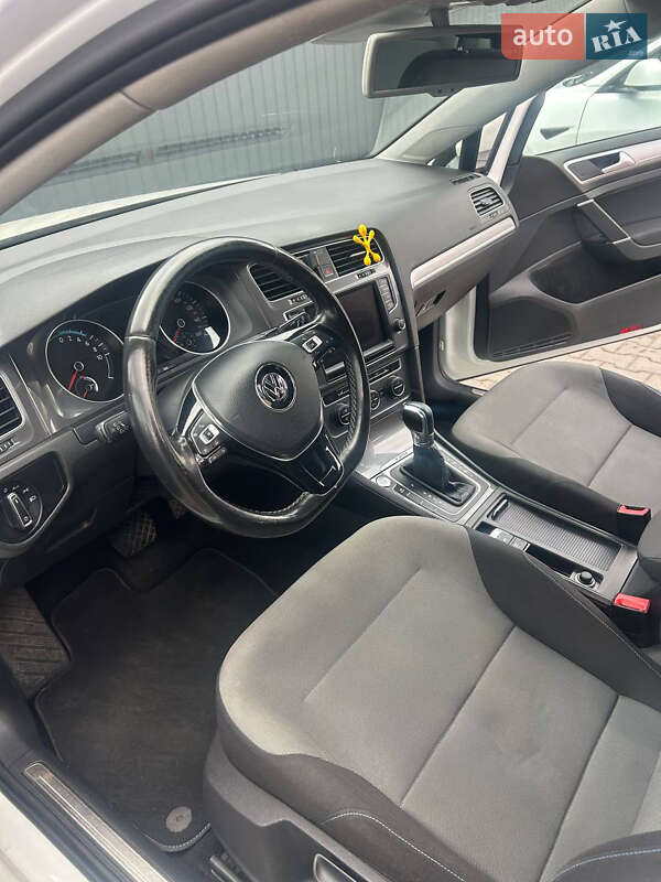 Хетчбек Volkswagen e-Golf 2014 в Львові