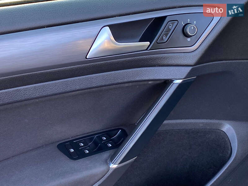 Хетчбек Volkswagen e-Golf 2020 в Самборі