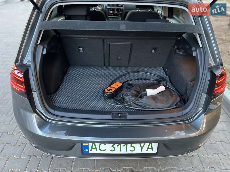 Хэтчбек Volkswagen e-Golf 2019 в Львове