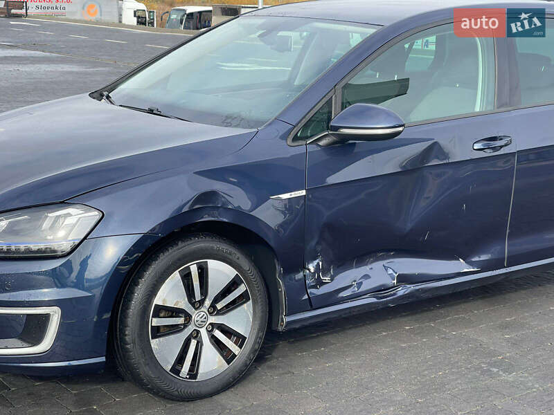 Хэтчбек Volkswagen e-Golf 2015 в Львове