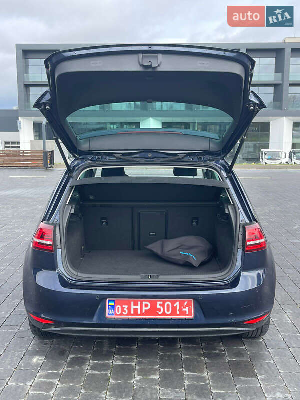 Хэтчбек Volkswagen e-Golf 2015 в Львове