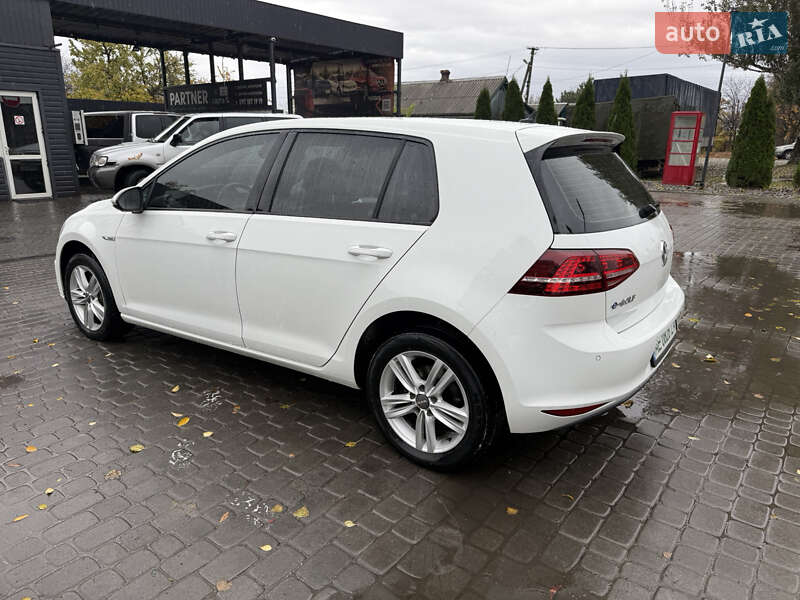 Хетчбек Volkswagen e-Golf 2017 в Дніпрі