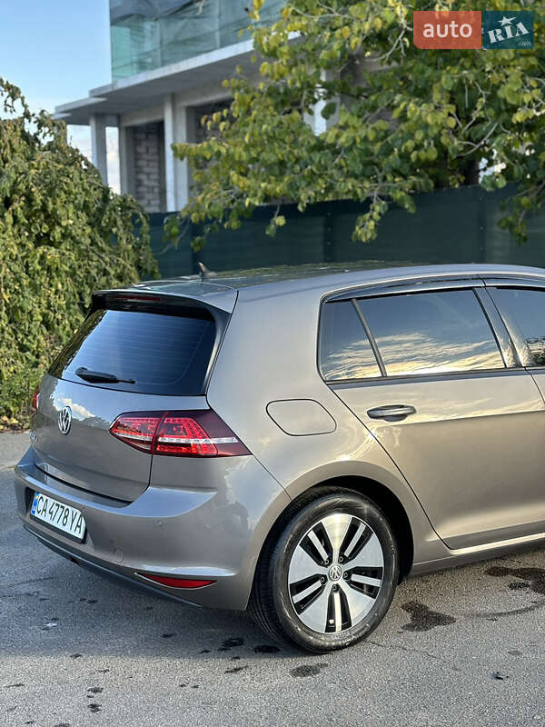 Хетчбек Volkswagen e-Golf 2014 в Умані
