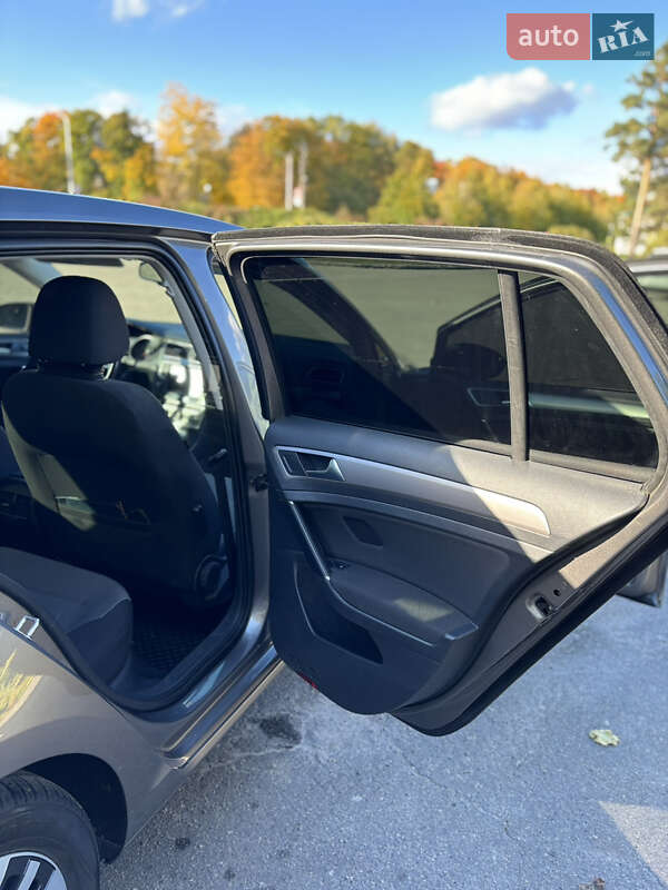 Хетчбек Volkswagen e-Golf 2014 в Умані